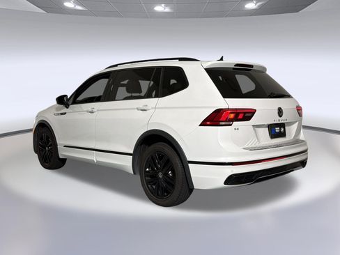 Used 2022 Volkswagen Tiguan SE R-Line FWD image 3