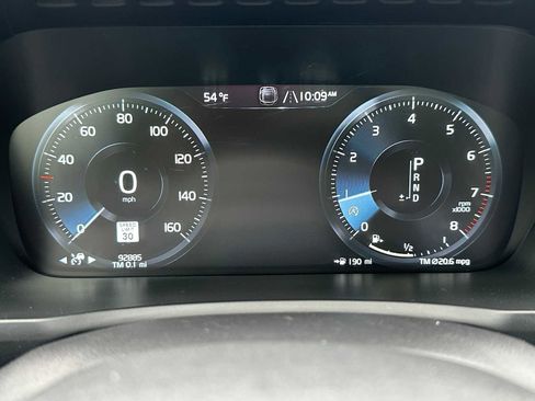 Used 2017 Volvo XC90 T6 Momentum w/ Vision Package AWD/4WD image 26
