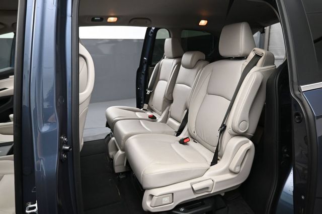Used 2025 Honda Odyssey EX-L image 16