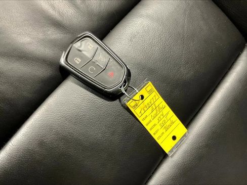 Used 2023 Cadillac XT4 Premium Luxury image 11