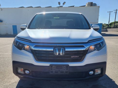 Used 2020 Honda Ridgeline Sport image 2