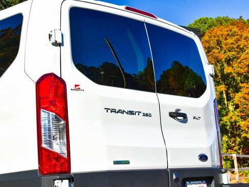 Used 2023 Ford Transit 350 XLT image 13