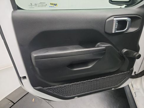 Used 2021 Jeep Gladiator Sport image 13