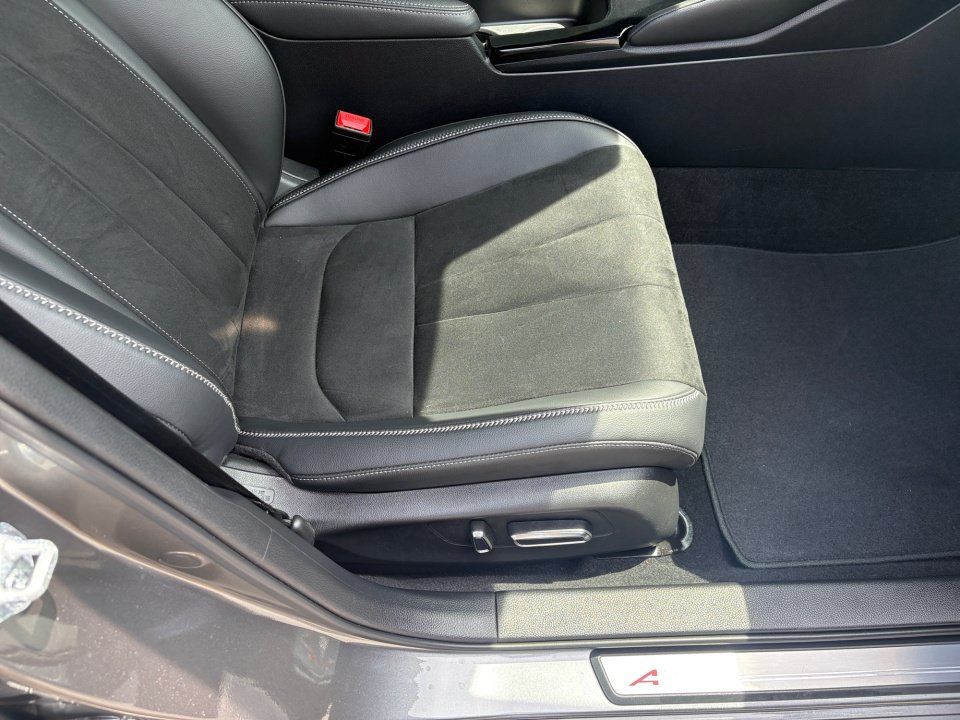 Certified 2025 Acura Integra A-Spec w/ Technology Package FWD image 32