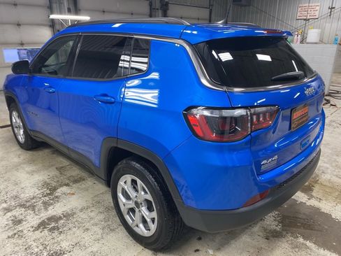 Used 2025 Jeep Compass Latitude w/ Convenience Group image 6