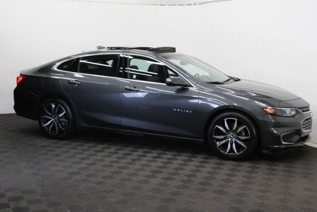 Used 2017 Chevrolet Malibu LT w/ Leather Package FWD image 3