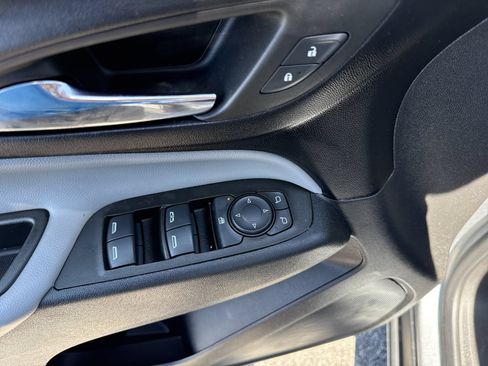 Used 2023 Chevrolet Equinox LS w/ LS Convenience Package FWD image 14