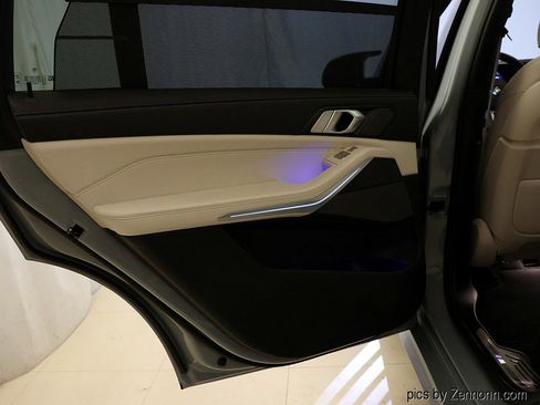 Certified 2025 BMW X7 M60i image 31