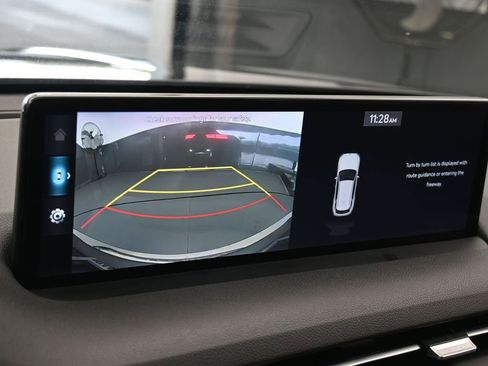 Used 2022 Genesis GV70 2.5T w/ Select Package image 17