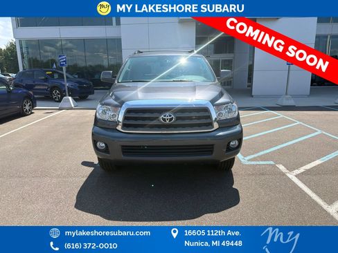Used 2014 Toyota Sequoia SR5 w/ Premium Package AWD/4WD image 2