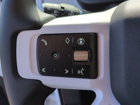New 2026 Land Rover Defender 110 X-Dynamic SE AWD/4WD image 11