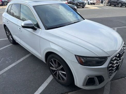 Used 2023 Audi SQ5 Premium Plus w/ Premium Plus Package image 2
