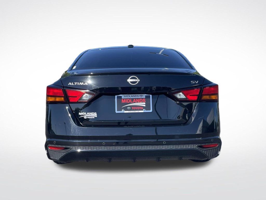 Used 2024 Nissan Altima 2.5 SV FWD image 5