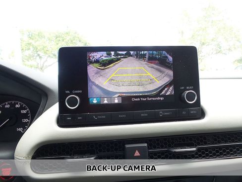 Used 2025 Honda HR-V LX image 4