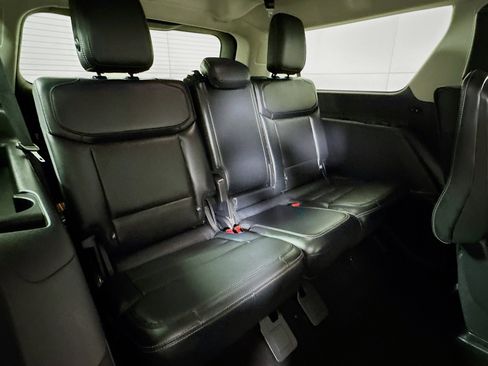 Used 2025 Ford Expedition Max Platinum image 28