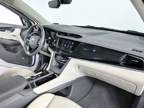 Used 2022 Cadillac XT6 Premium Luxury w/ Technology Package image 40