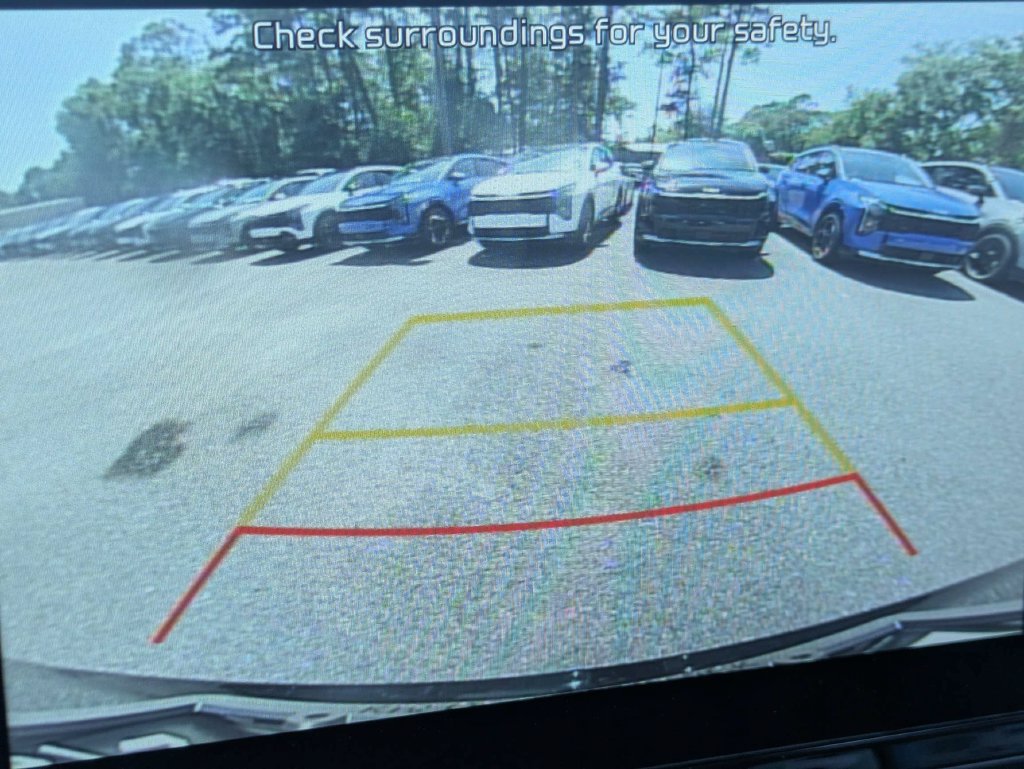 Used 2024 Kia Carnival EX FWD image 26