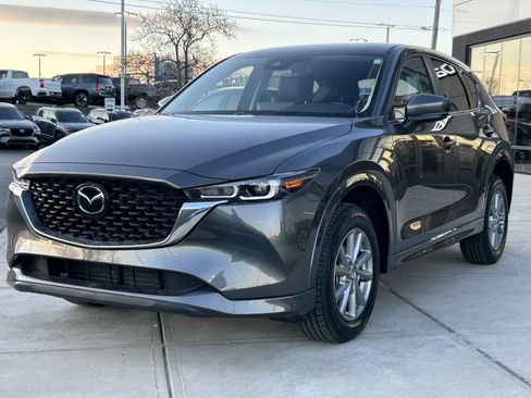 Certified 2025 MAZDA CX-5 AWD 2.5 S w/ Preferred Package image 3