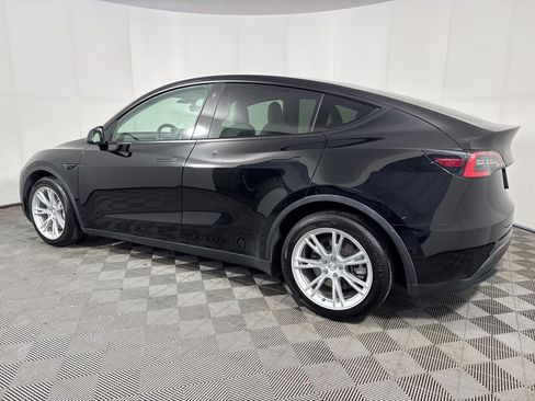 Used 2021 Tesla Model Y Long Range image 4
