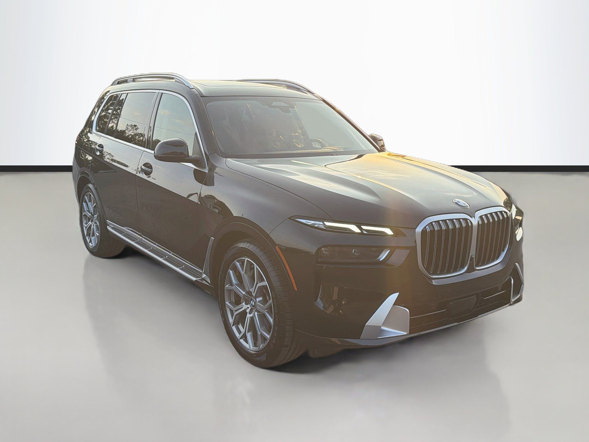 Used 2024 BMW X7 xDrive40i w/ Premium Package AWD/4WD image 3