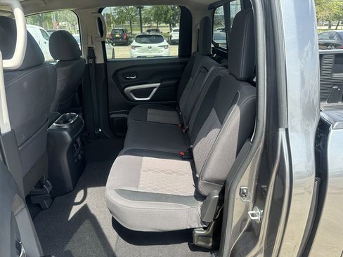 Used 2023 Nissan Titan SV w/ SV Convenience Package image 11