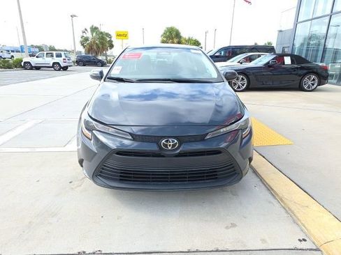 Used 2025 Toyota Corolla LE image 9