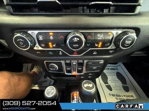 Used 2024 Jeep Wrangler Unlimited w/ Convenience Group AWD/4WD image 18