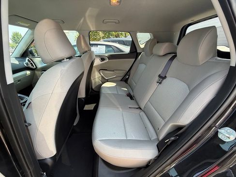 Used 2025 Kia Soul LX FWD image 34