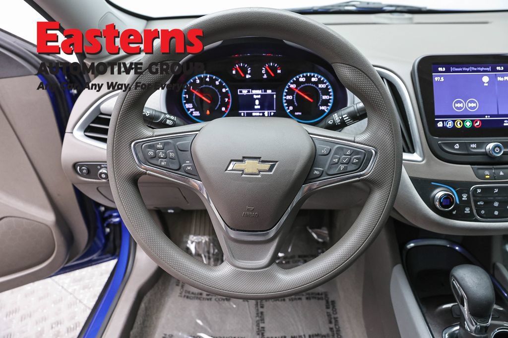 Used 2023 Chevrolet Malibu LT FWD image 10