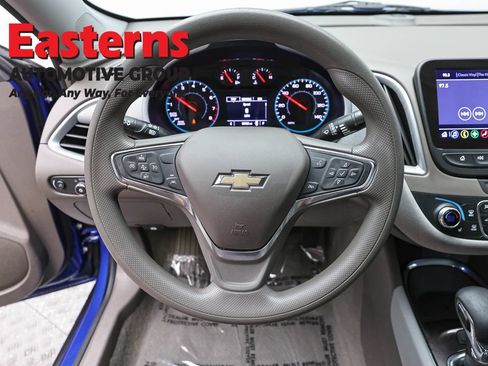 Used 2023 Chevrolet Malibu LT FWD image 10
