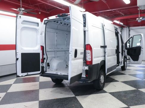 Used 2024 RAM ProMaster 2500 w/ Convenience Group FWD image 19