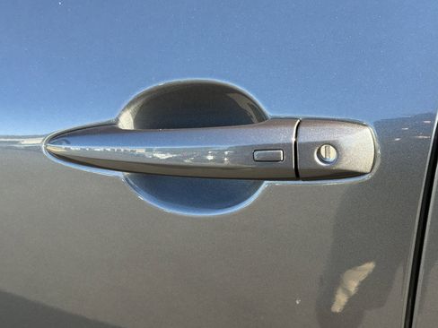 Used 2024 Nissan Rogue SV image 33