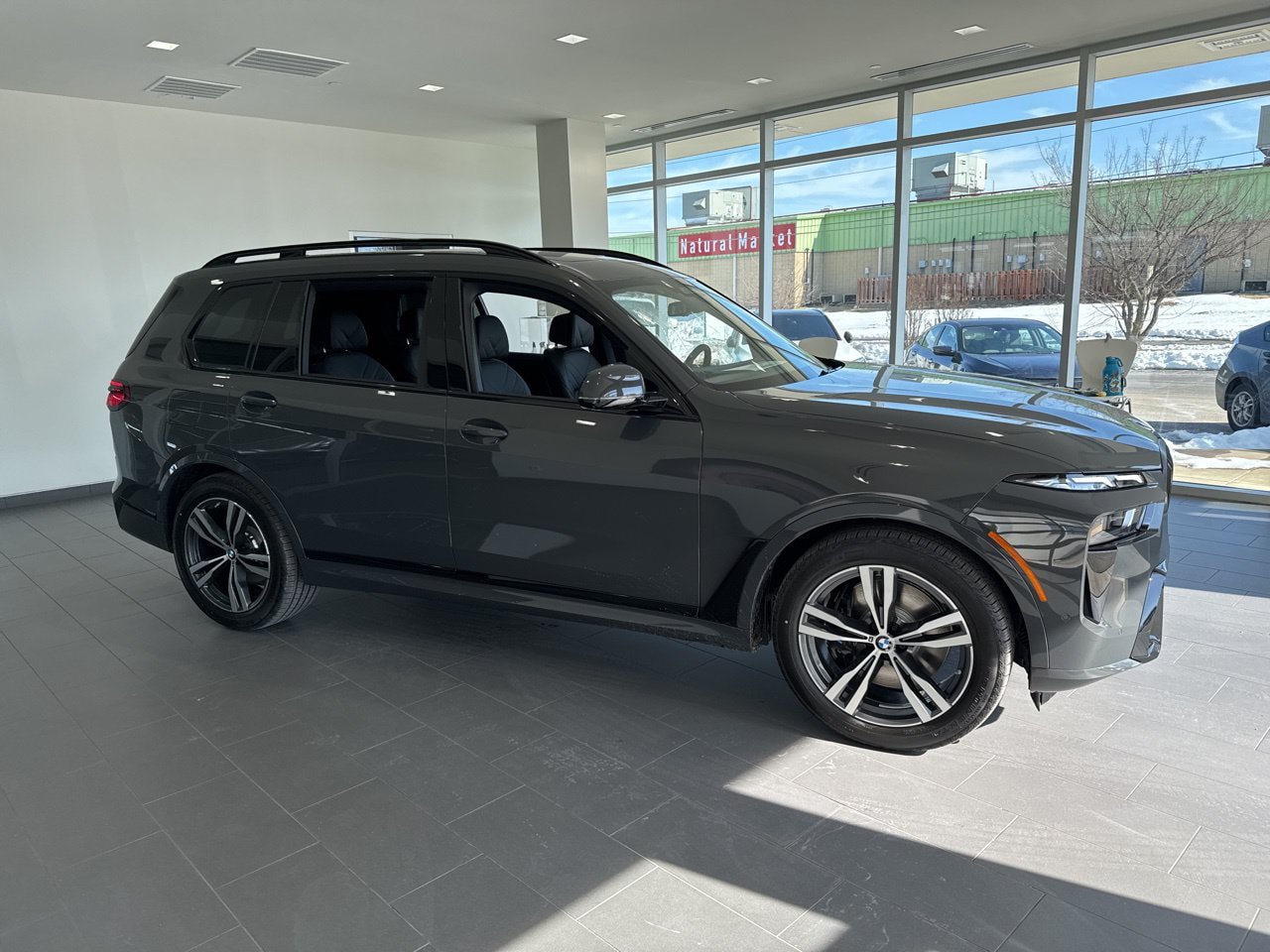 New 2026 BMW X7 xDrive40i w/ M Sport Package AWD/4WD image 1