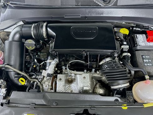 Used 2025 Jeep Compass Limited image 31