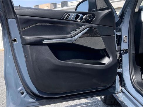 Certified 2024 BMW X7 xDrive40i w/ Premium Package image 24