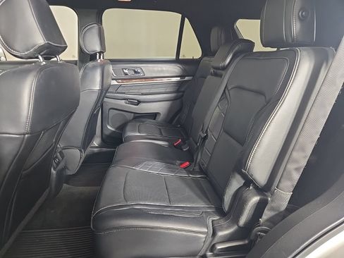 Used 2016 Ford Explorer Platinum AWD/4WD image 12