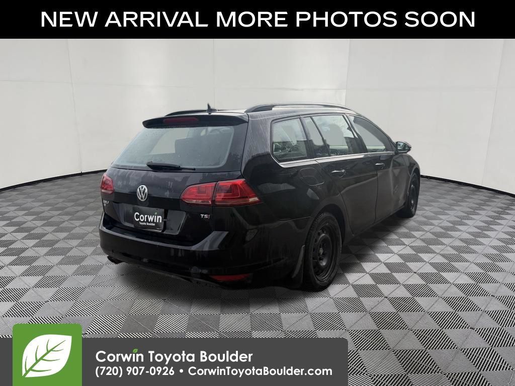 Used 2016 Volkswagen Golf SE w/ Lighting Package FWD image 8
