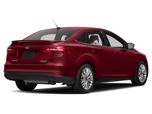 Used 2015 Ford Focus Titanium w/ Titanium Technology Package FWD image 5