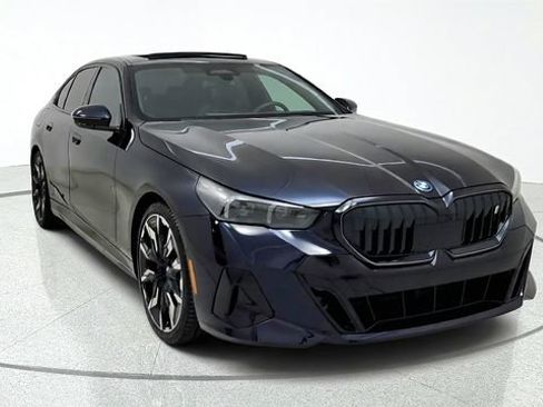 Used 2024 BMW i5 eDrive40i w/ M Sport Package RWD image 2