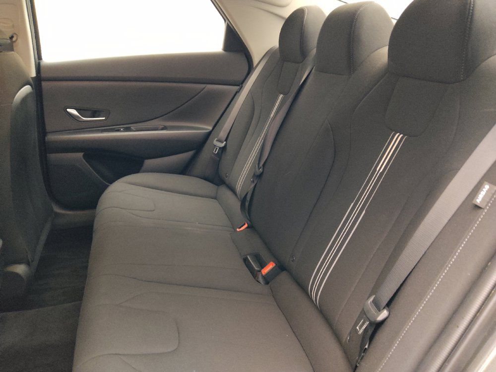 Used 2024 Hyundai Elantra SEL FWD image 18