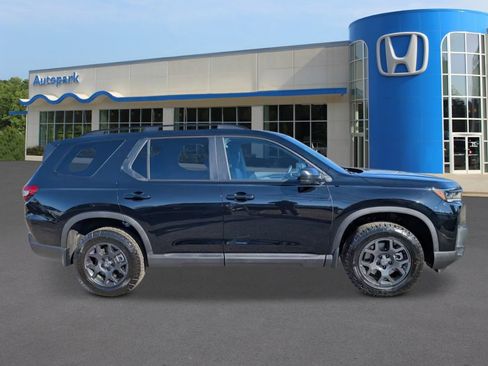 New 2026 Honda Pilot TrailSport image 6