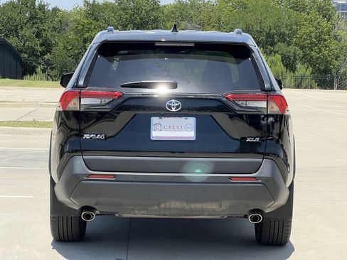 Used 2025 Toyota RAV4 XLE Premium w/ Weather Package FWD image 4