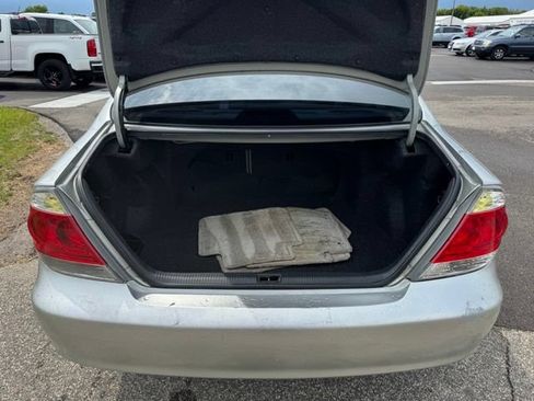 Used 2005 Toyota Camry LE FWD image 36