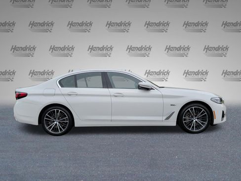 Used 2023 BMW 530e w/ Premium Package image 6
