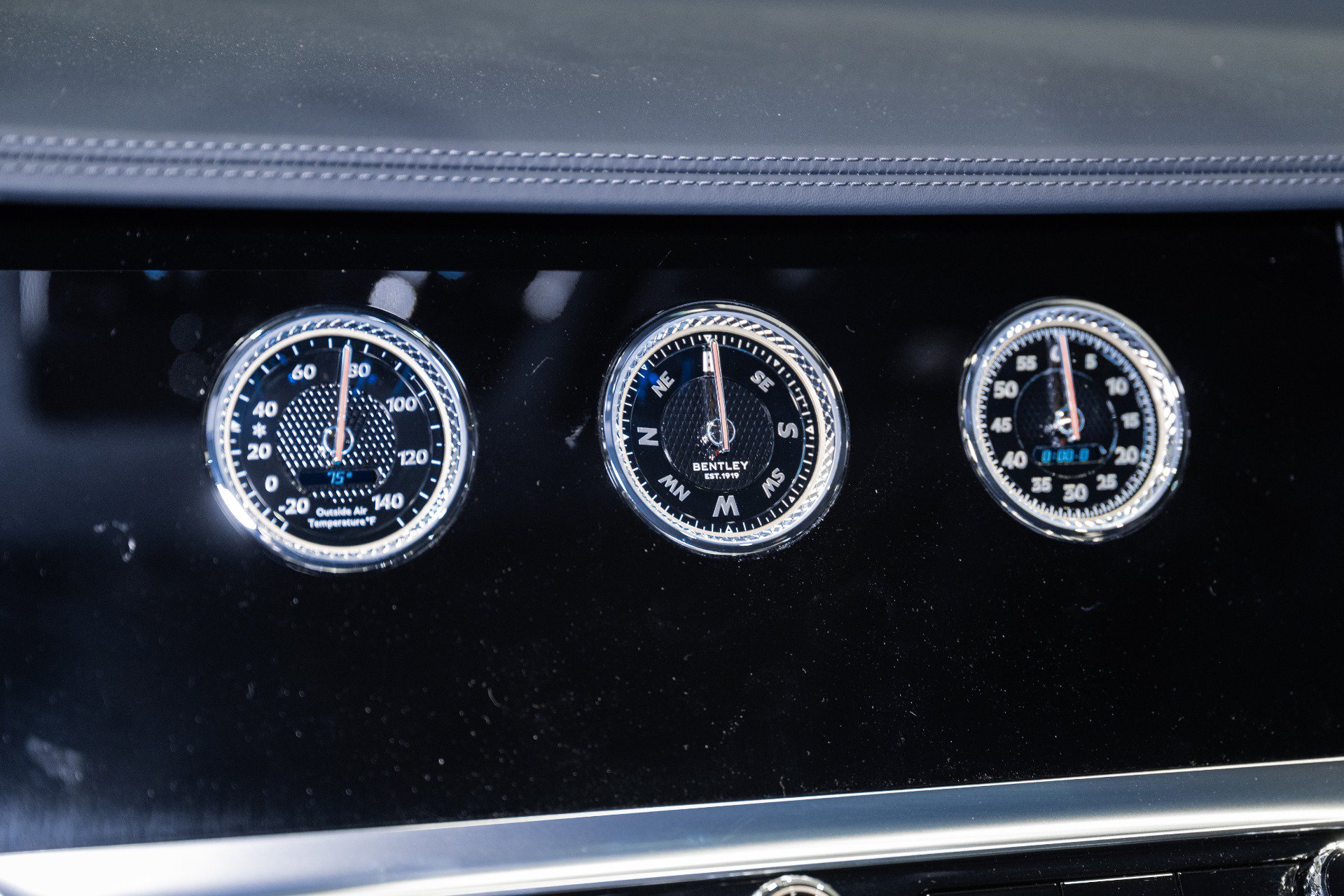 Used 2024 Bentley Flying Spur V8 AWD/4WD image 40