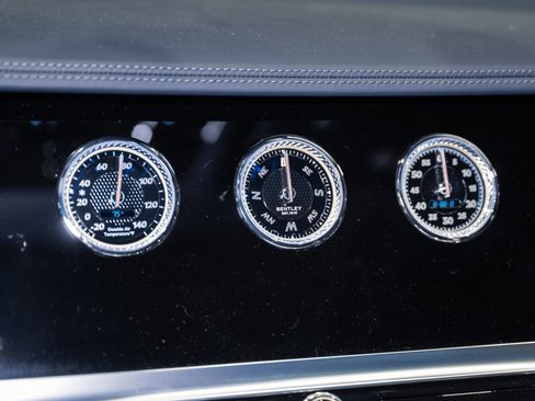 Certified 2024 Bentley Flying Spur V8 AWD/4WD image 40