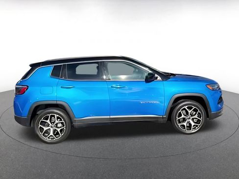 Used 2025 Jeep Compass Limited AWD/4WD image 14