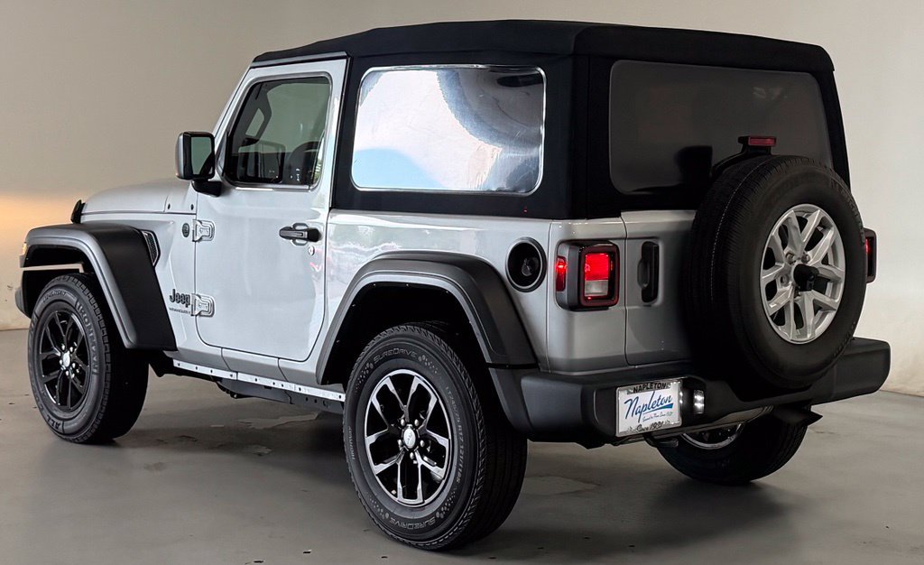 Used 2023 Jeep Wrangler Sport AWD/4WD image 4