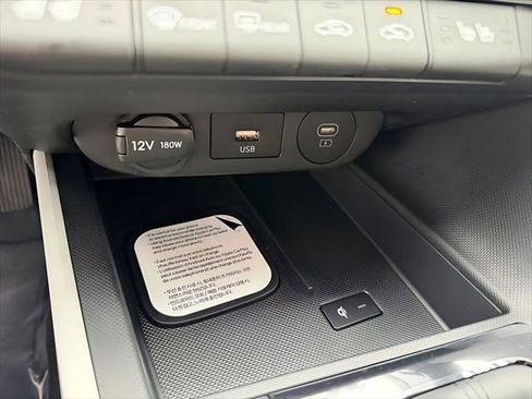 New 2026 Hyundai Elantra Limited FWD image 24