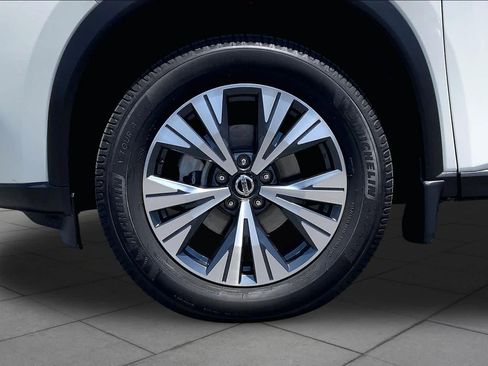 Used 2021 Nissan Rogue SV FWD image 10